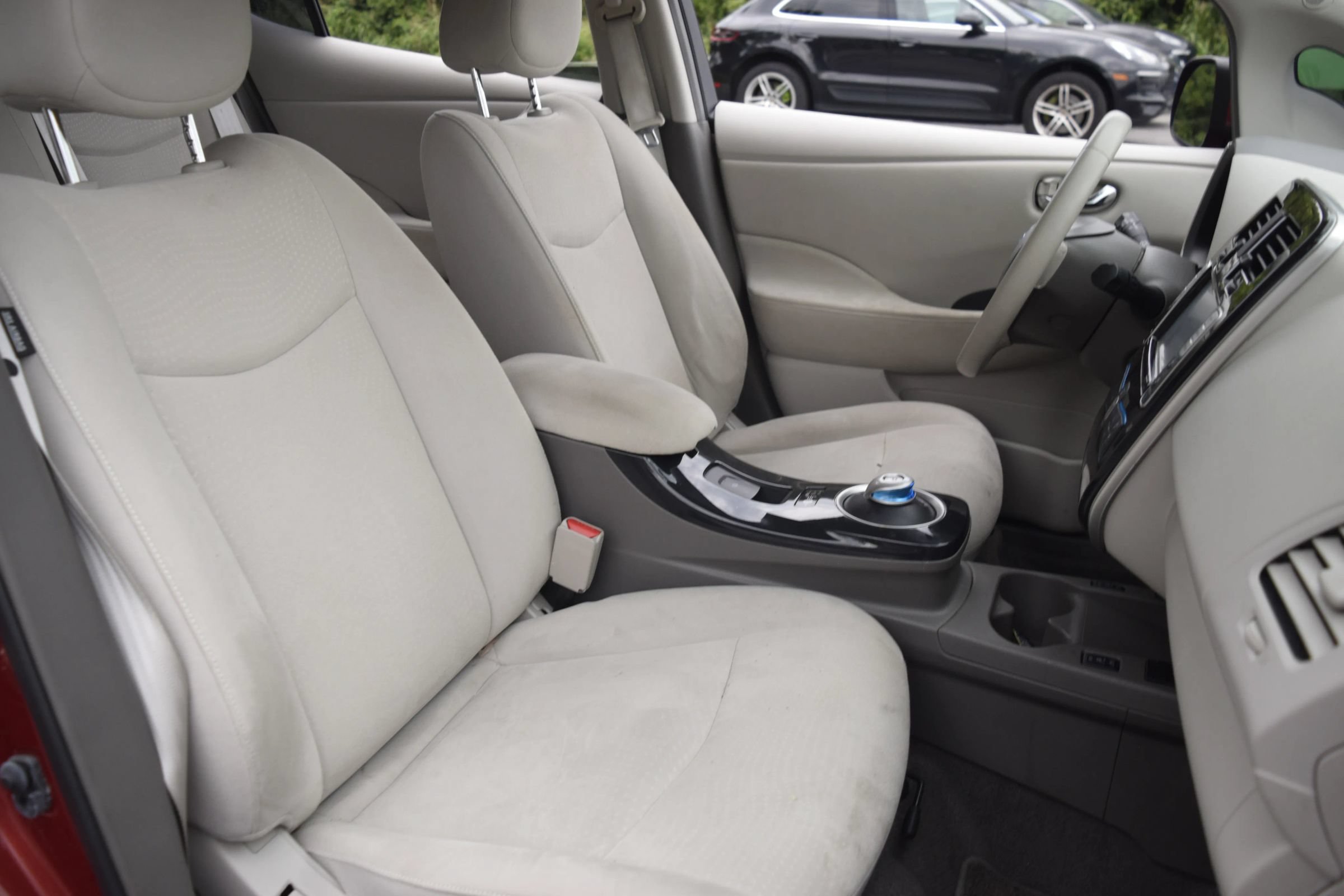 Used 2012 Nissan Leaf SL FWD image 10