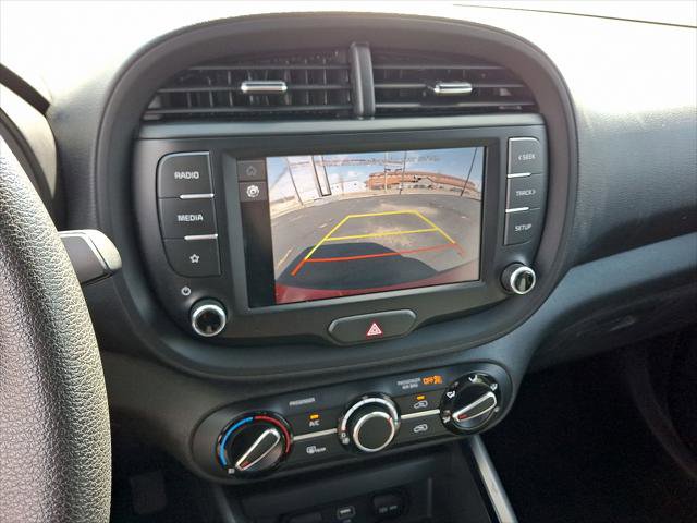 Used 2023 Kia Soul LX w/ LX Technology Package FWD image 7