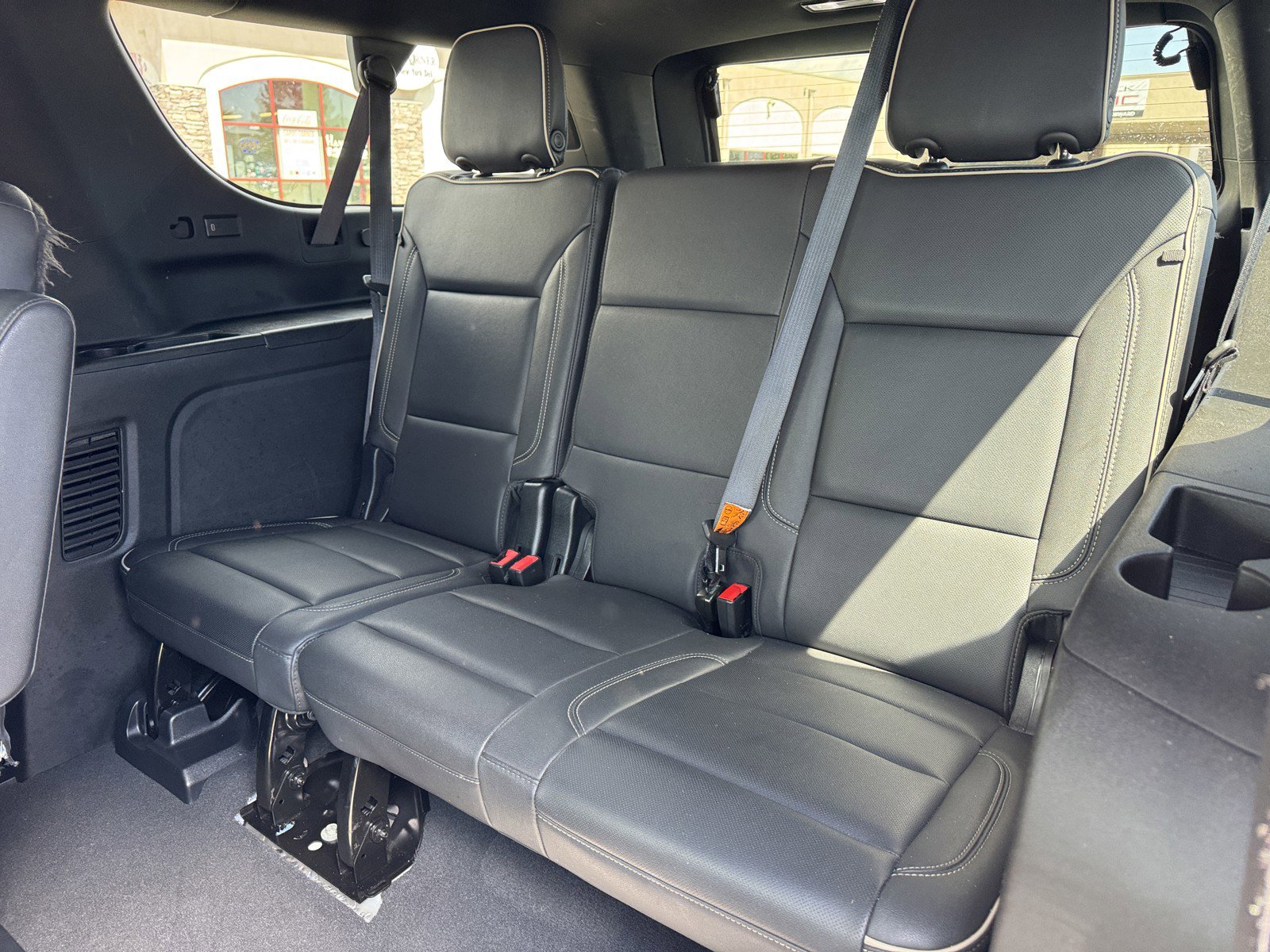 Used 2023 Chevrolet Suburban Premier image 12