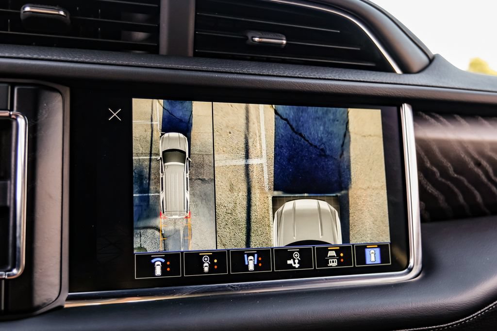 Used 2024 GMC Yukon XL Denali AWD/4WD image 22