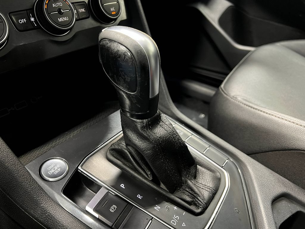 Used 2020 Volkswagen Tiguan SE AWD/4WD image 30