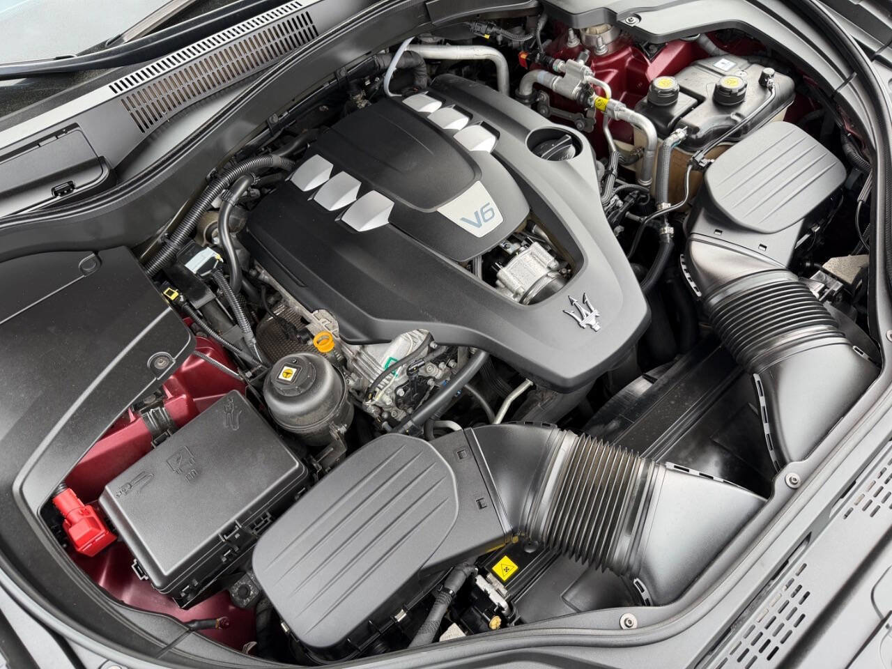 Used 2017 Maserati Levante w/ Sport Package image 20