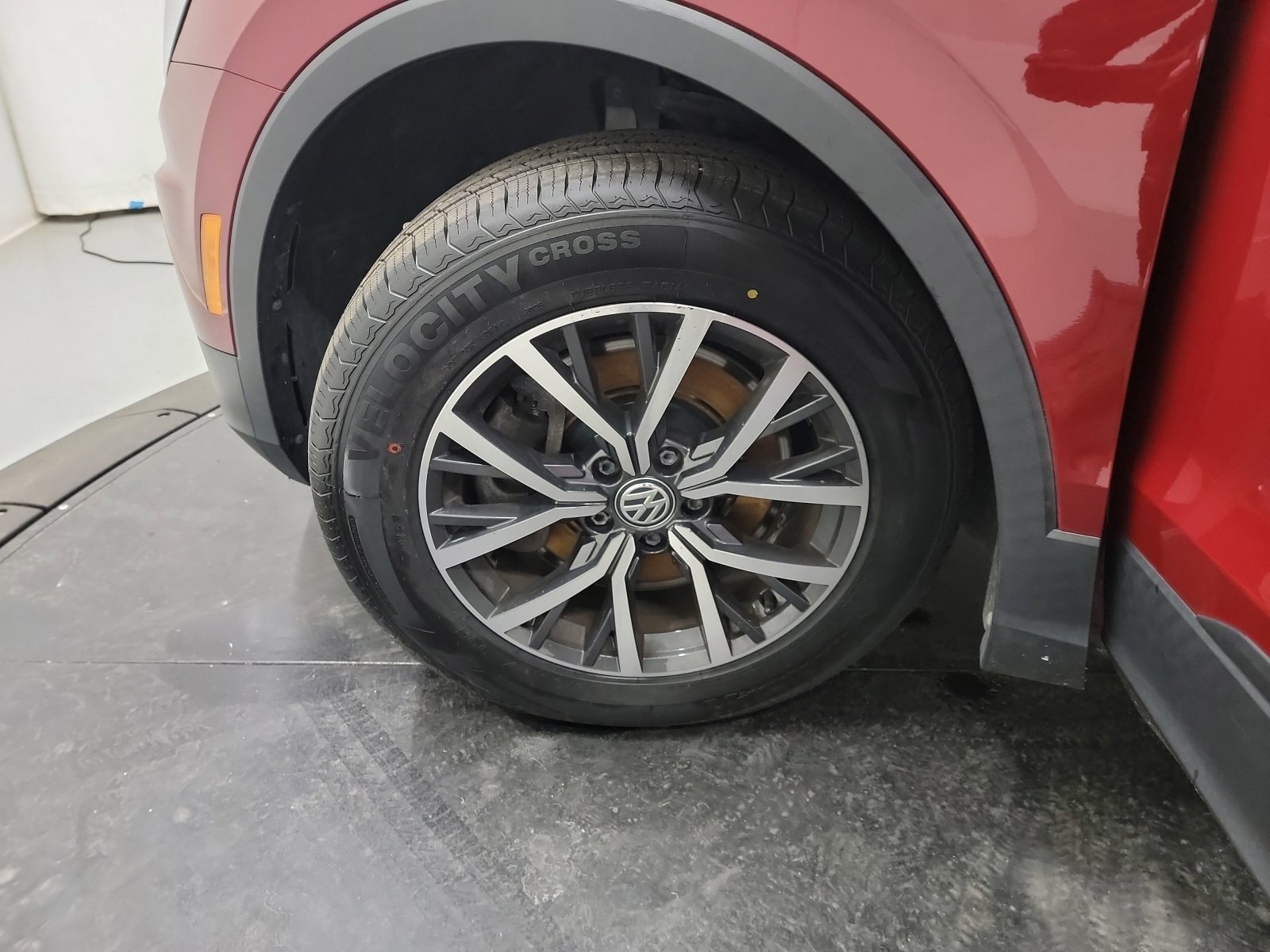 Used 2019 Volkswagen Tiguan SE w/ Panoramic Sunroof Package image 30