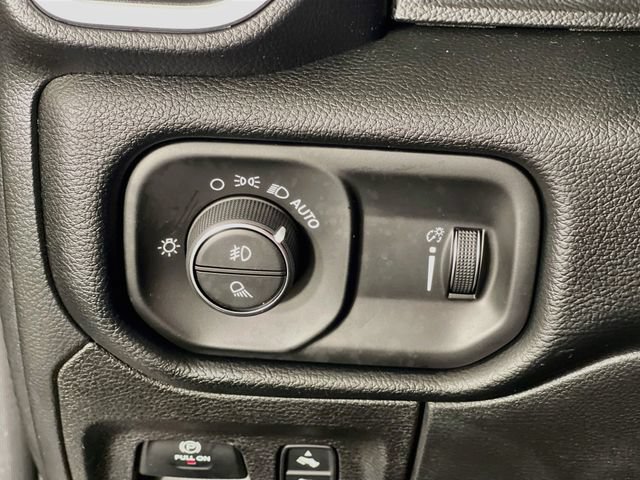 Used 2020 RAM 1500 Big Horn AWD/4WD image 11