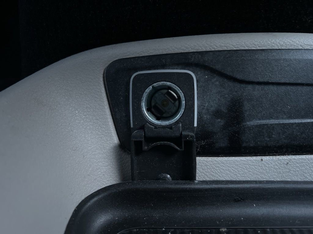 Used 2024 Chrysler Pacifica Touring-L image 23