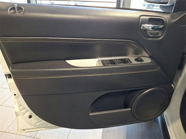 Used 2016 Jeep Compass High Altitude image 14