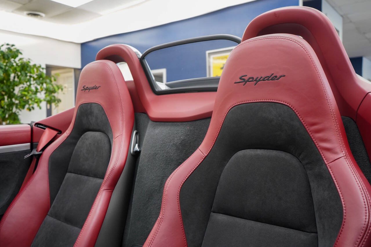 Used 2020 Porsche 718 Boxster Spyder RWD image 64