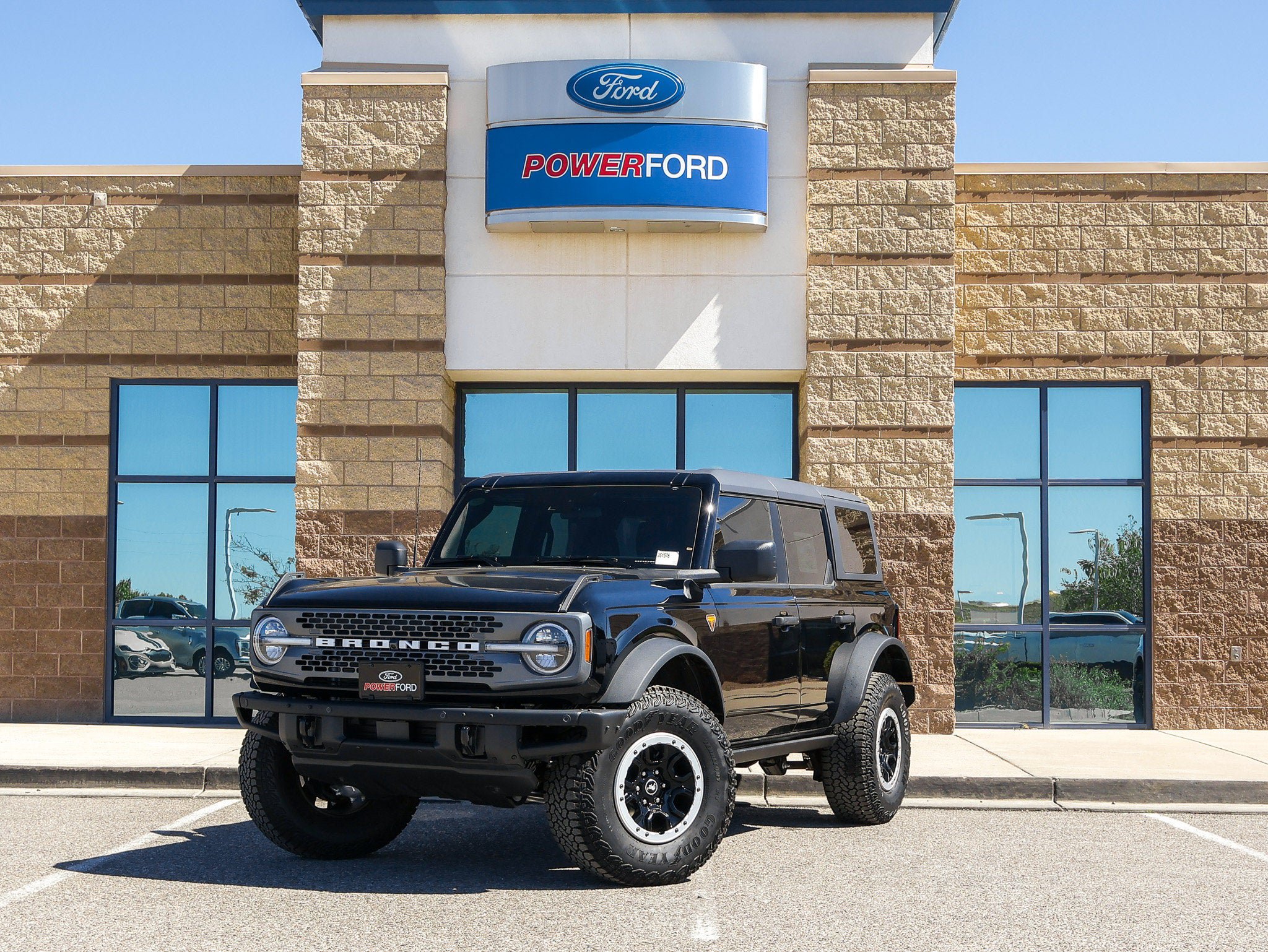 New 2026 Ford Bronco Badlands AWD/4WD image 2