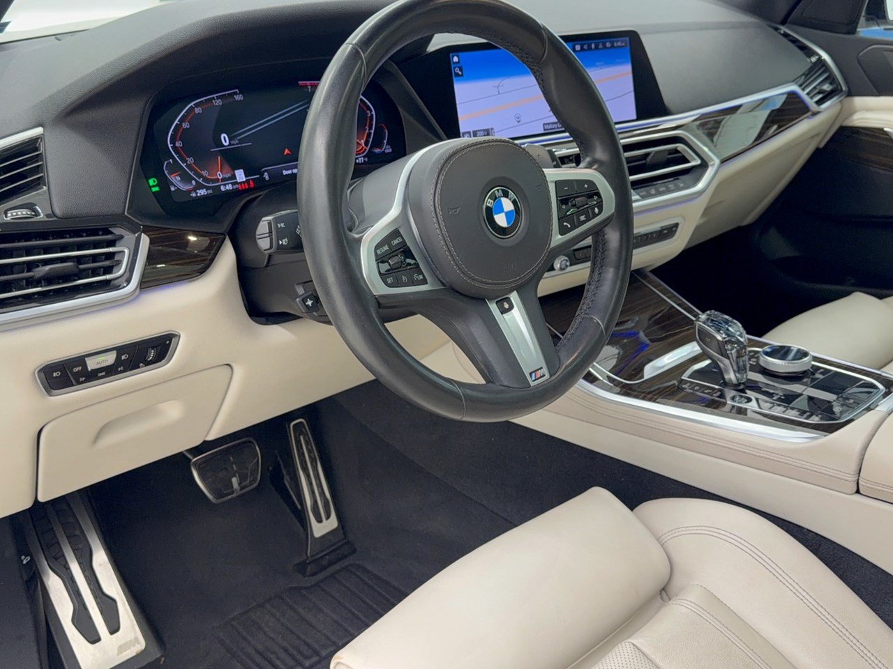 Used 2019 BMW X5 xDrive40i w/ M Sport Package AWD/4WD image 4