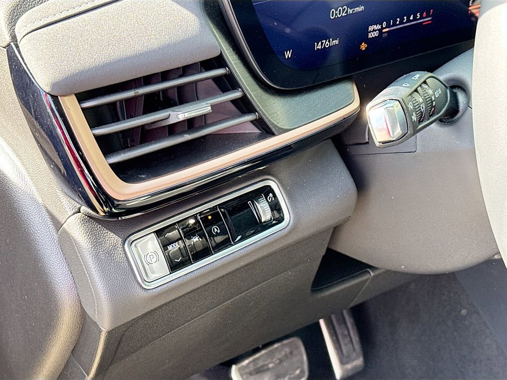 Used 2025 Buick Envision Sport Touring image 11