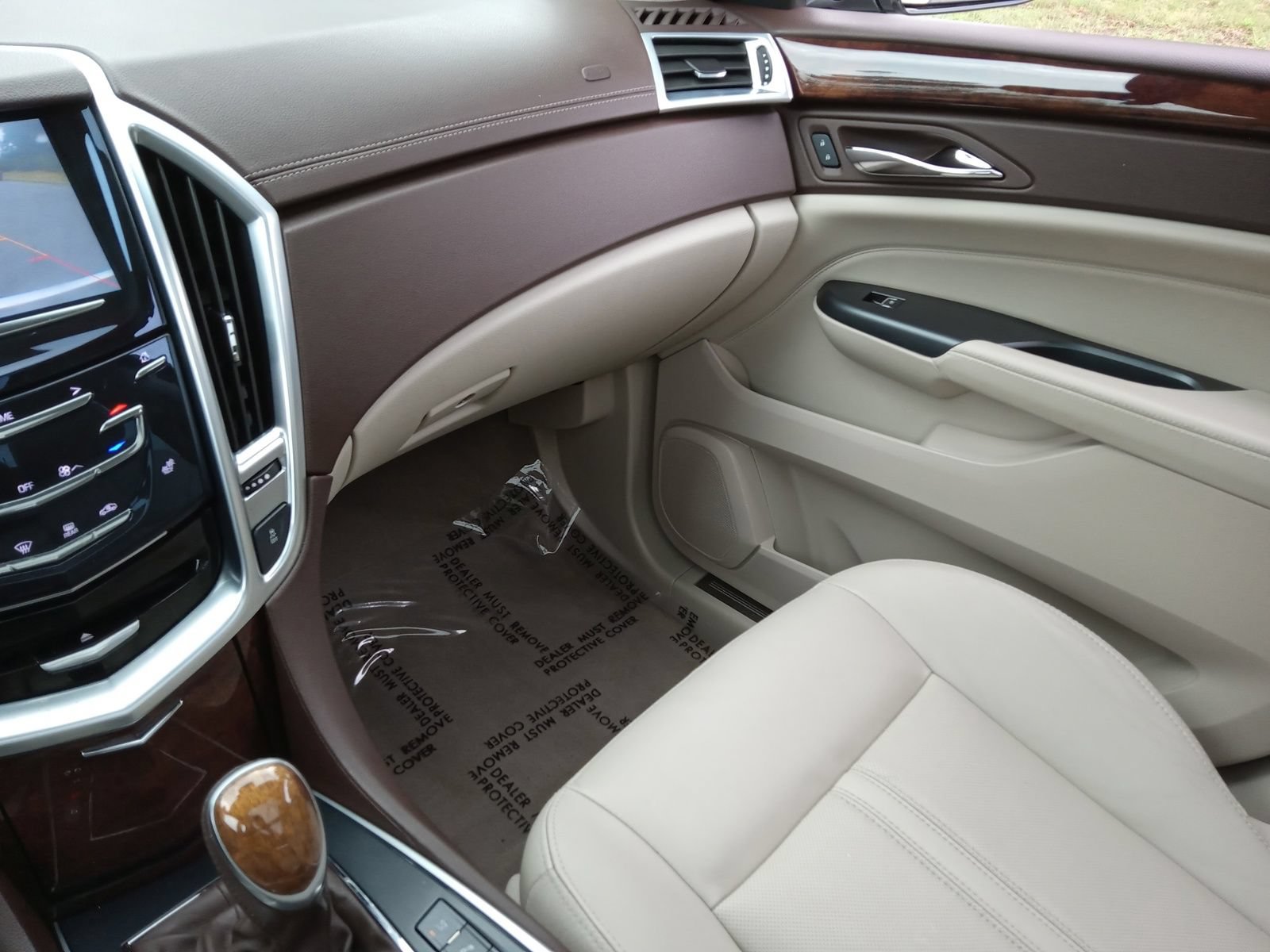 Used 2015 Cadillac SRX Luxury w/ Trailering Package AWD/4WD image 19