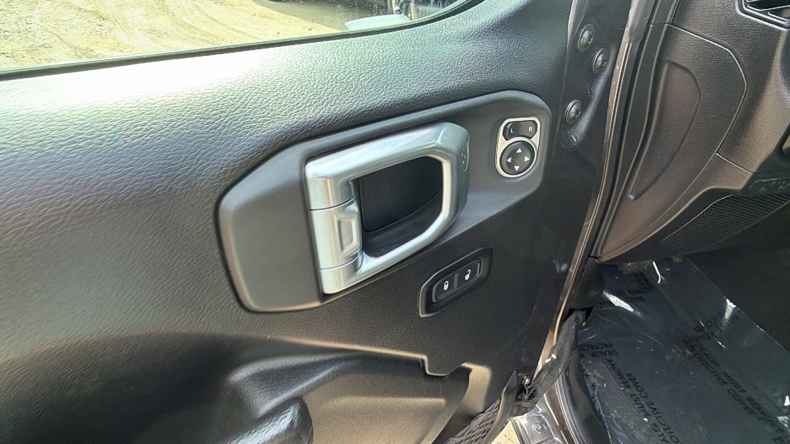 Used 2024 Jeep Wrangler Sport S image 15