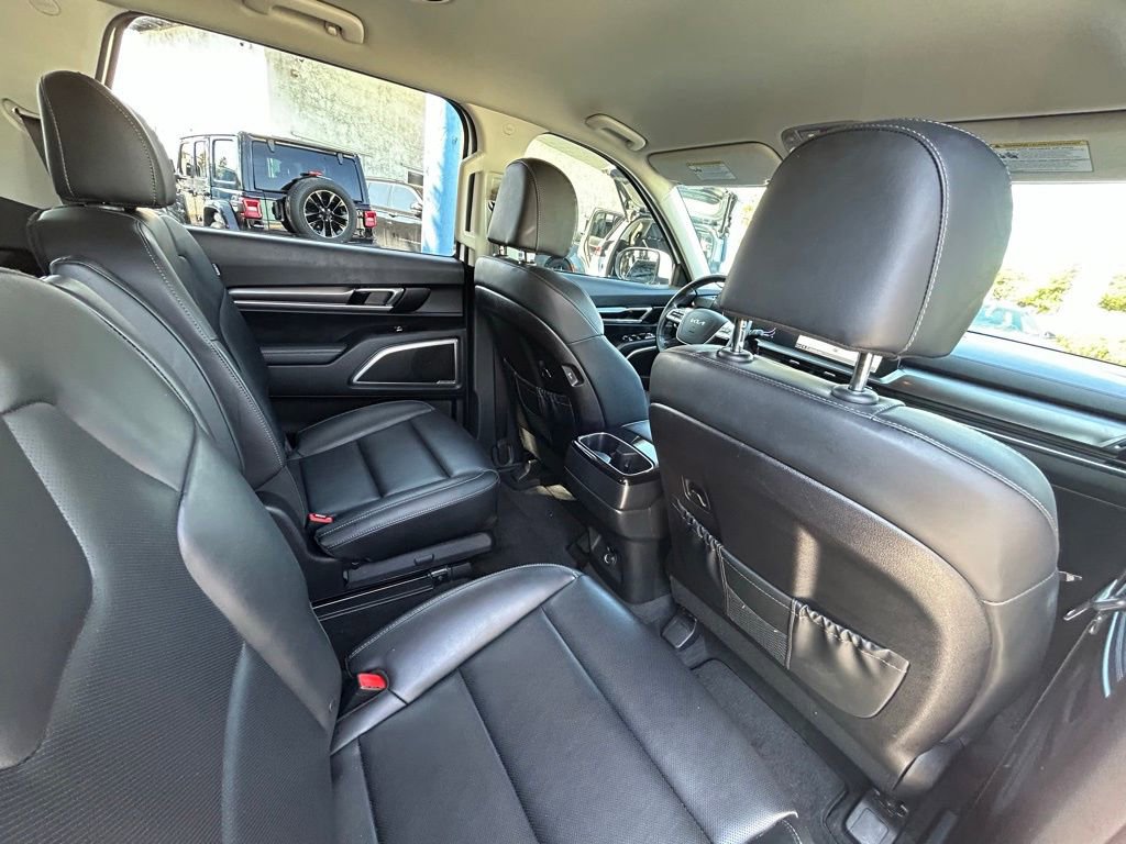 Used 2024 Kia Telluride S image 35