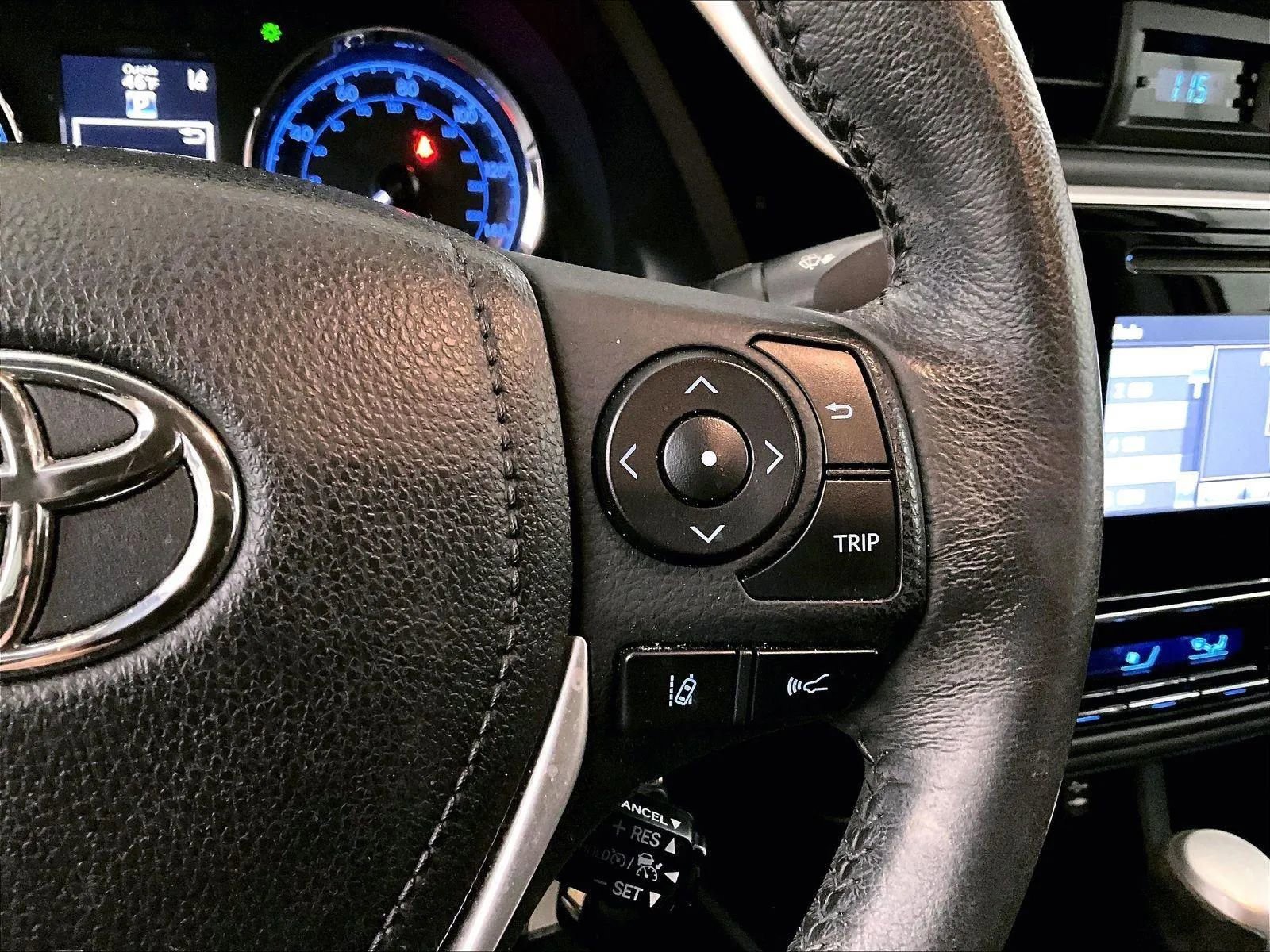 Used 2018 Toyota Corolla SE image 18