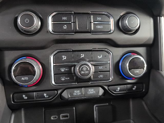 Used 2023 Chevrolet Tahoe Z71 w/ Luxury Package image 17