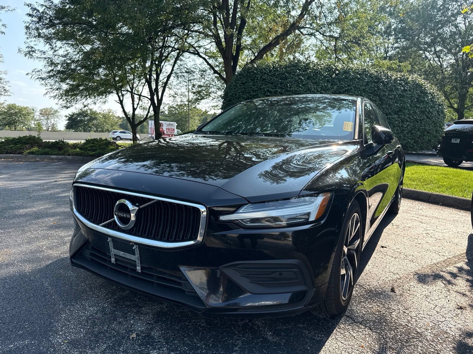 Used 2019 Volvo S60 T6 Momentum w/ Multimedia Package