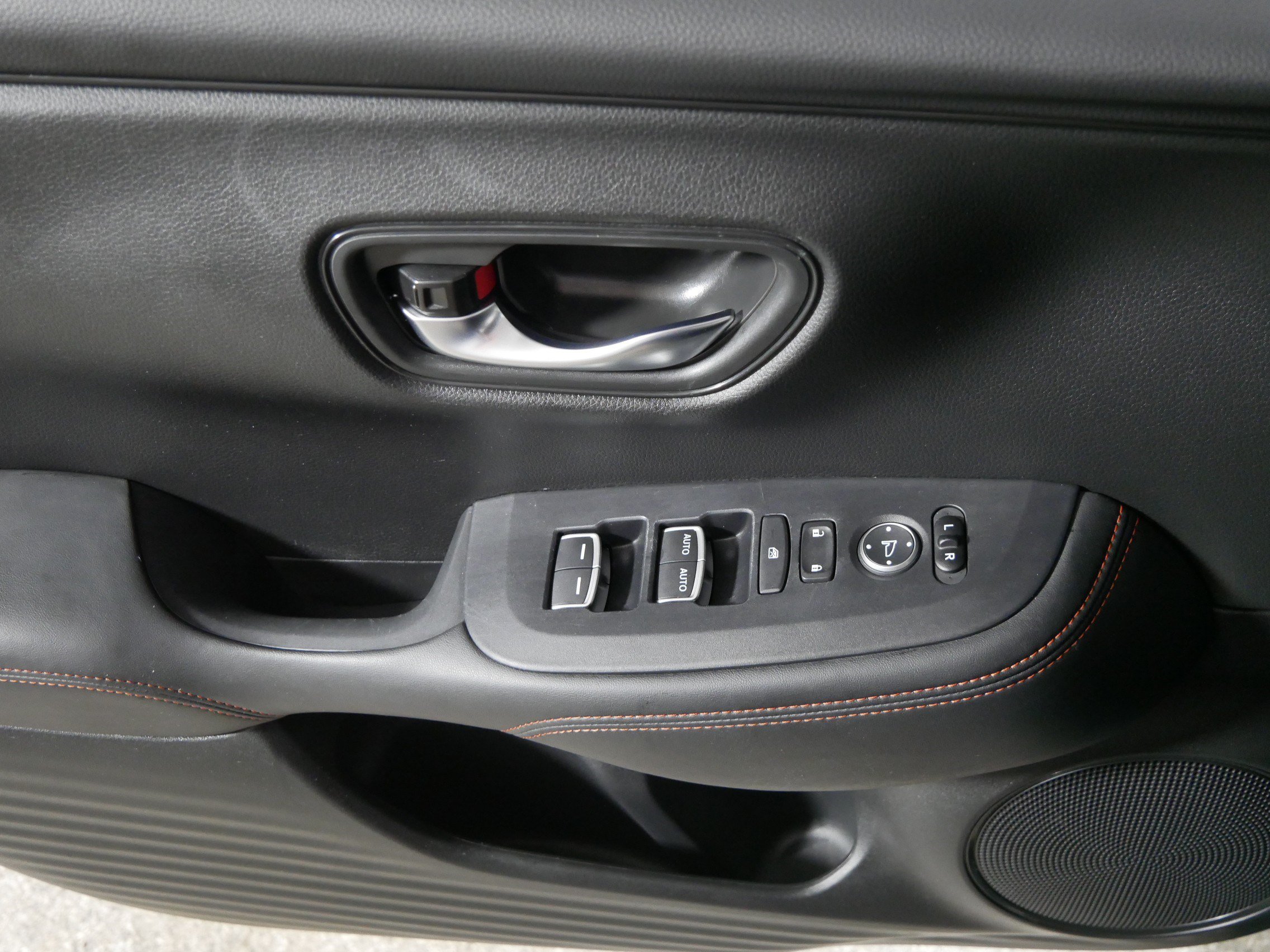 Used 2025 Honda HR-V Sport image 19