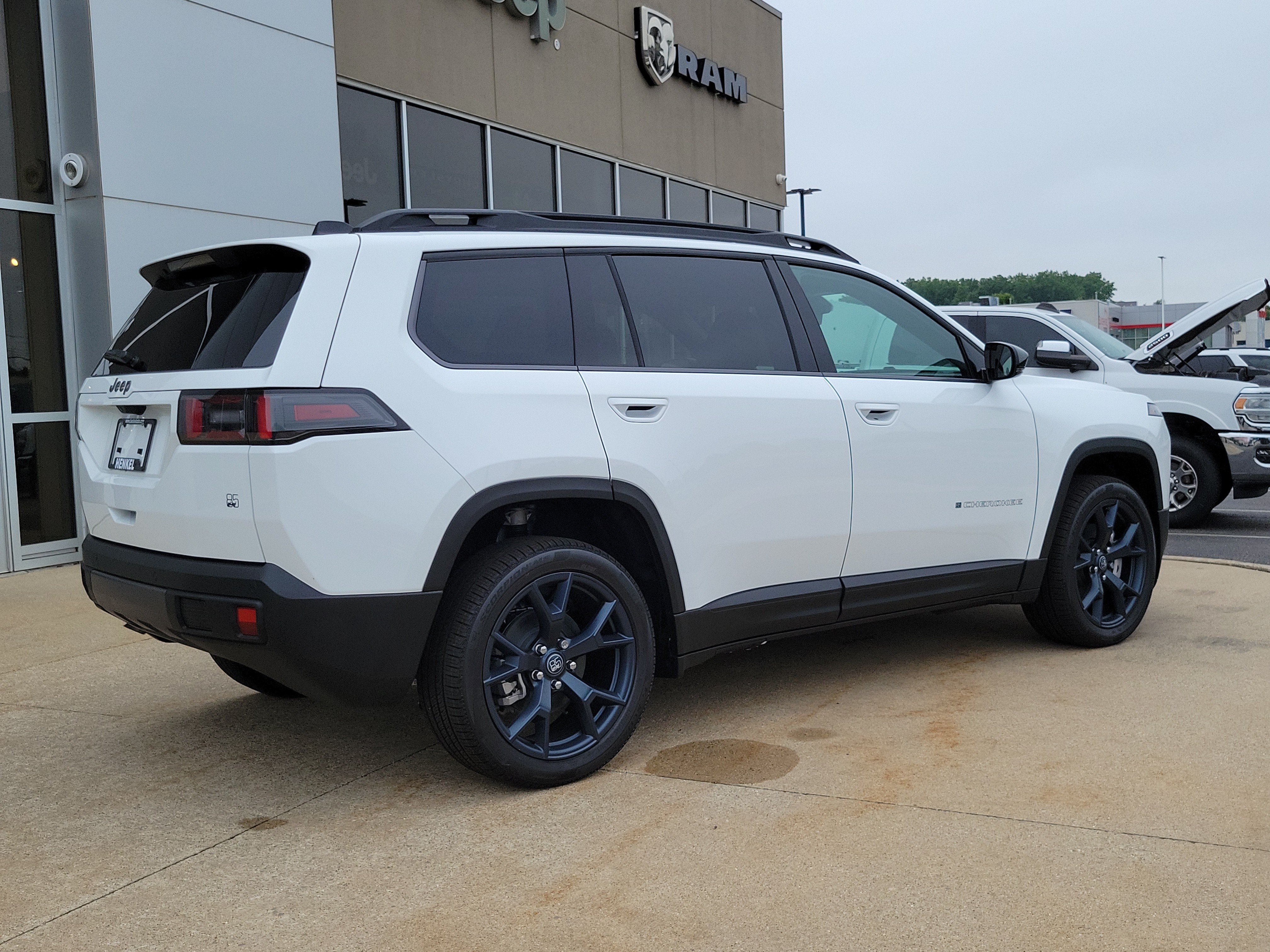 New 2026 Jeep Cherokee Limited AWD/4WD image 4