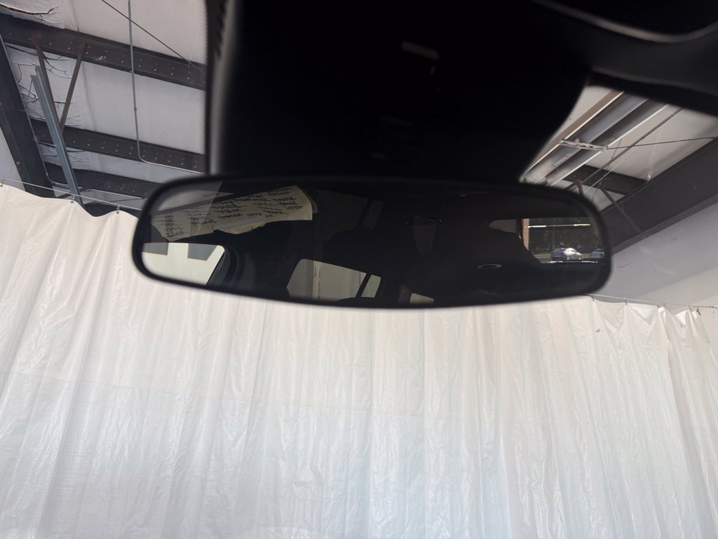 Used 2025 Chevrolet Traverse LT FWD image 27