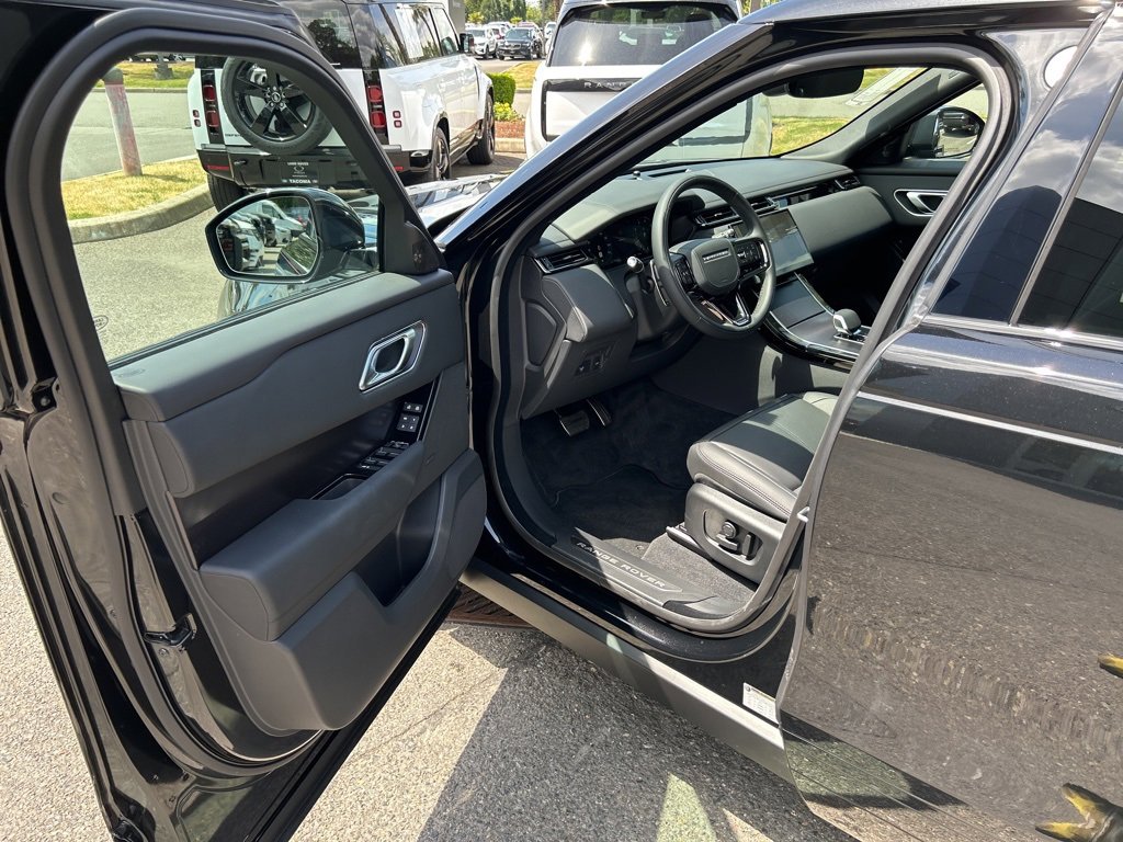 New 2026 Land Rover Range Rover Velar Dynamic SE image 22