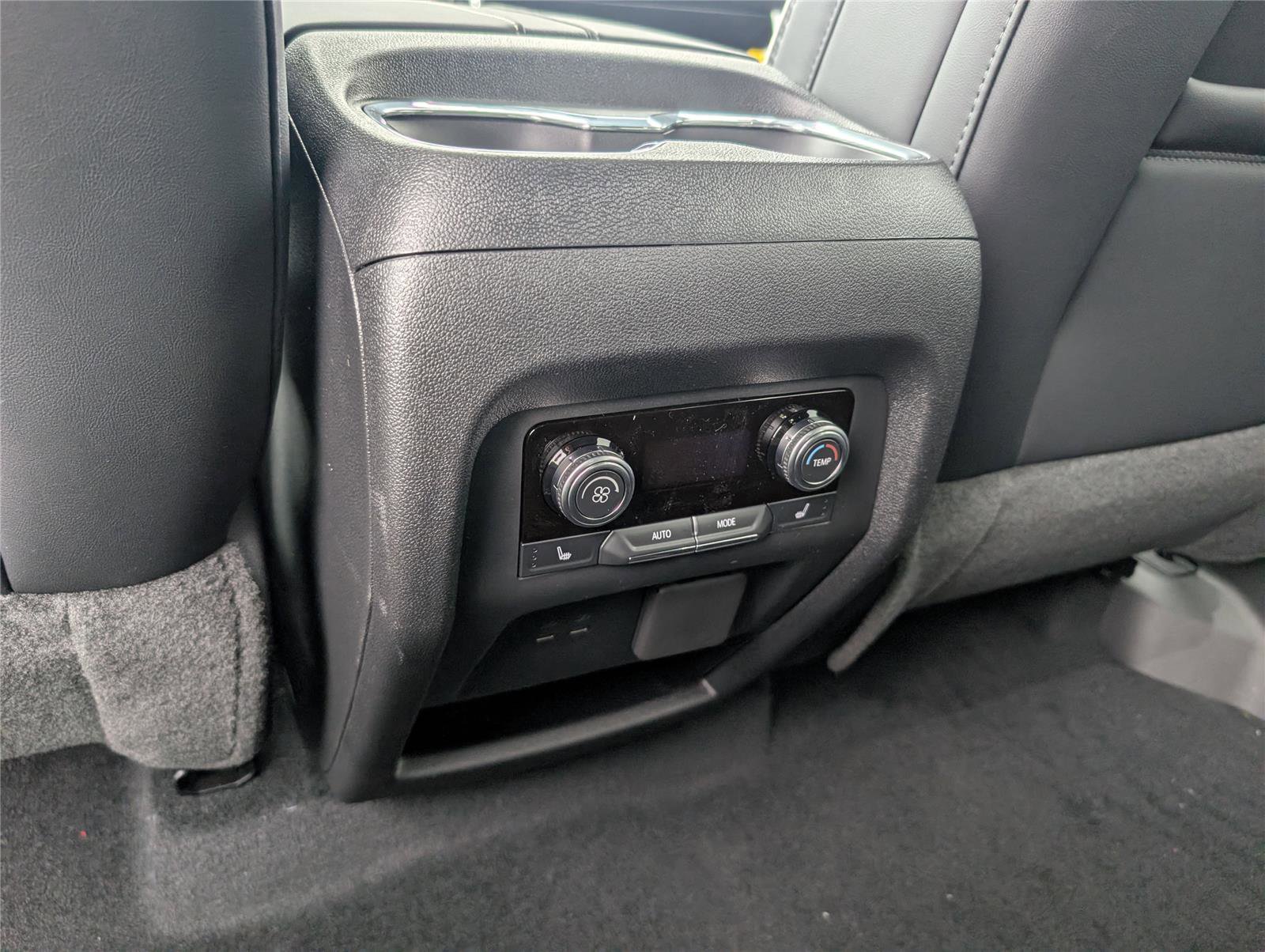 New 2026 GMC Acadia Denali w/ Super Cruise Package image 17