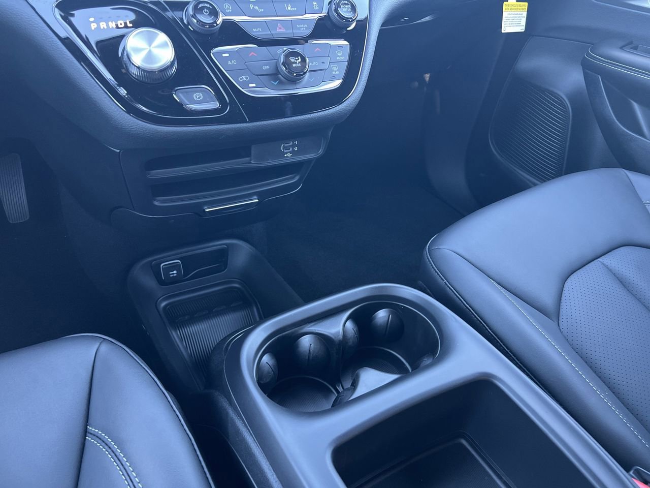New 2026 Chrysler Pacifica Select image 8