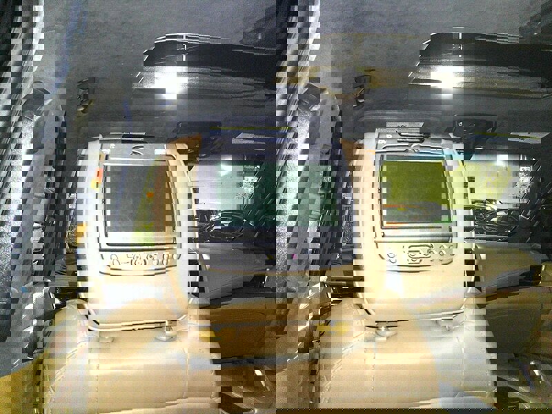 Used 2017 Cadillac Escalade ESV Platinum image 28