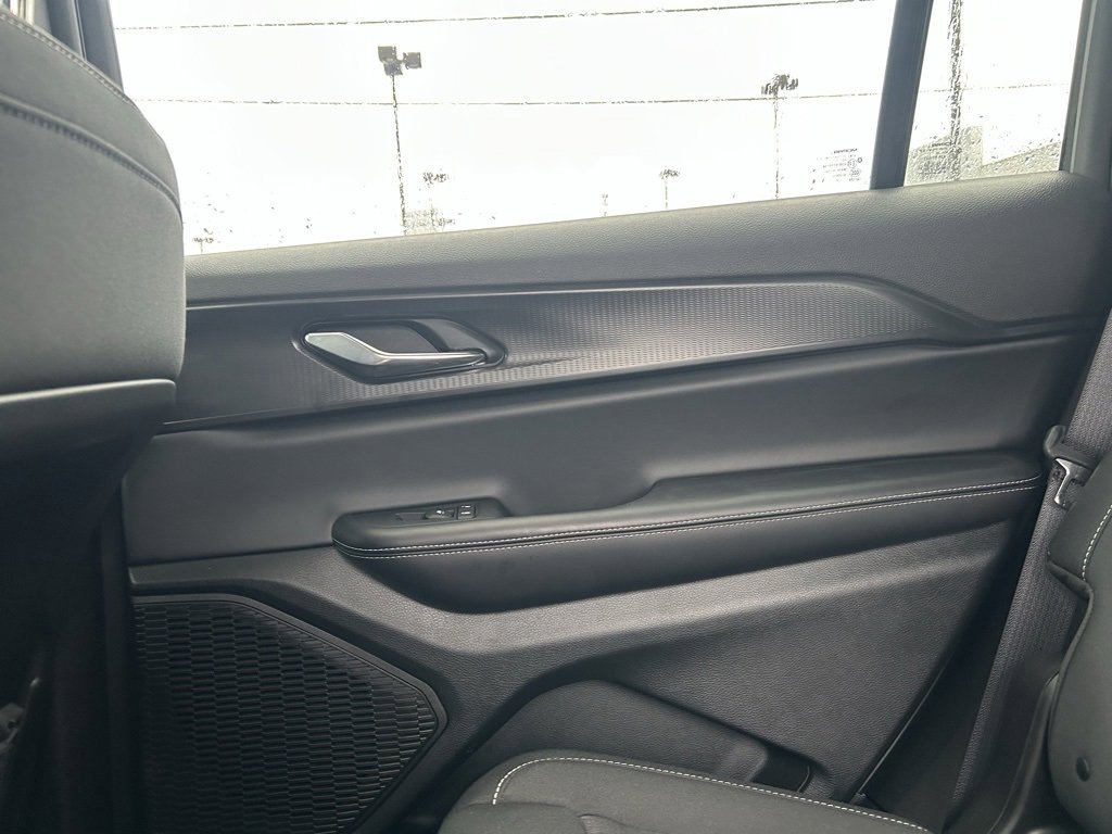 Used 2025 Jeep Grand Cherokee L Laredo w/ Luxury Tech Group I image 31