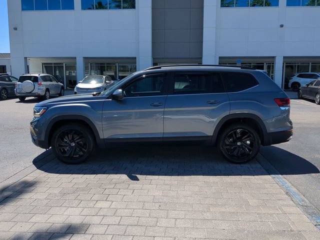 Used 2023 Volkswagen Atlas SE w/ Black Wheel Package image 5