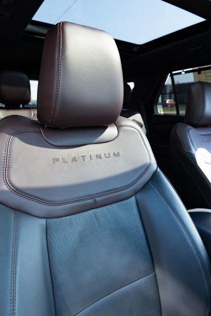 Used 2023 Ford Explorer Platinum w/ Technology Package image 41