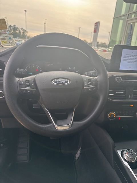 Used 2020 Ford Escape SE image 17