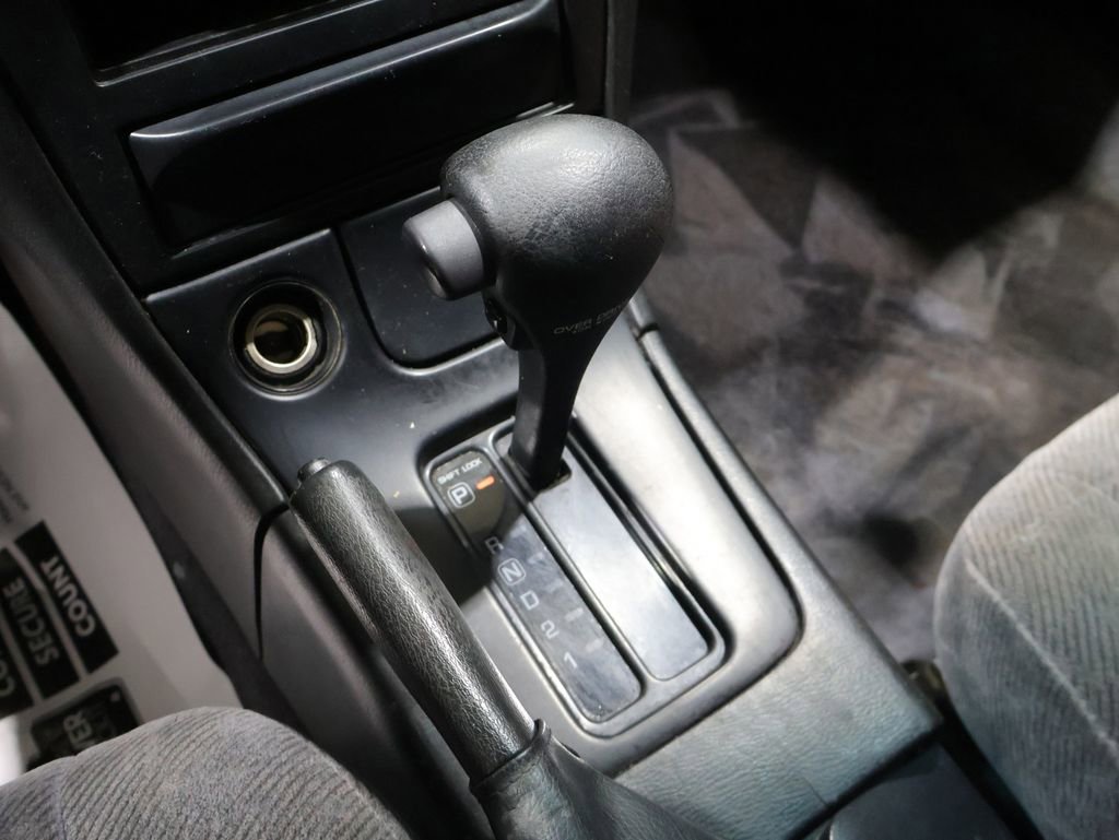 Used 1997 Nissan Maxima FWD image 24