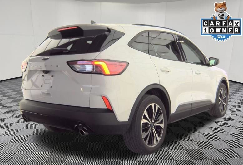 Used 2022 Ford Escape SE w/ SE Sport Appearance Package image 5