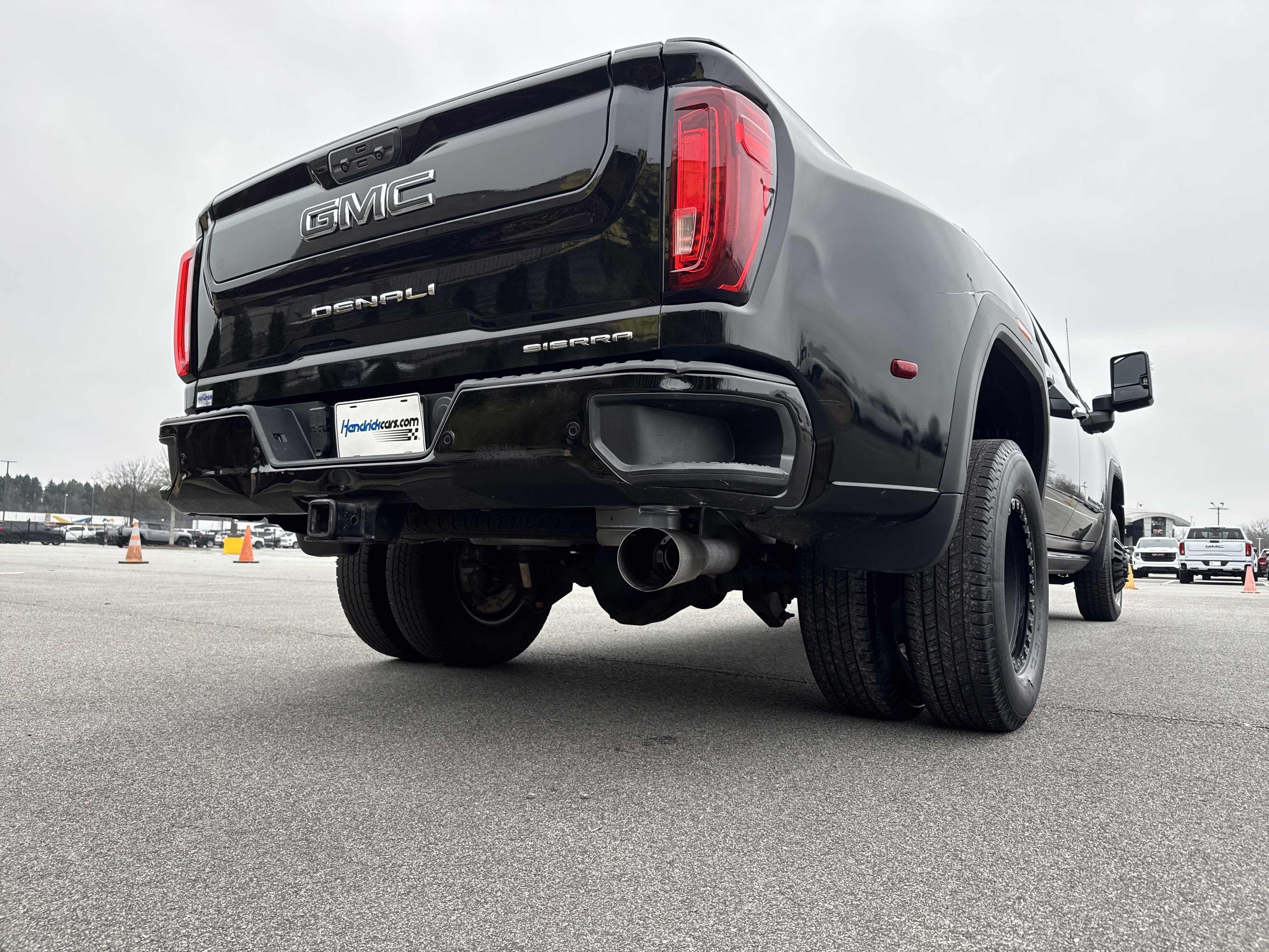 Used 2023 GMC Sierra 3500 Denali w/ Denali Ultimate Package image 10