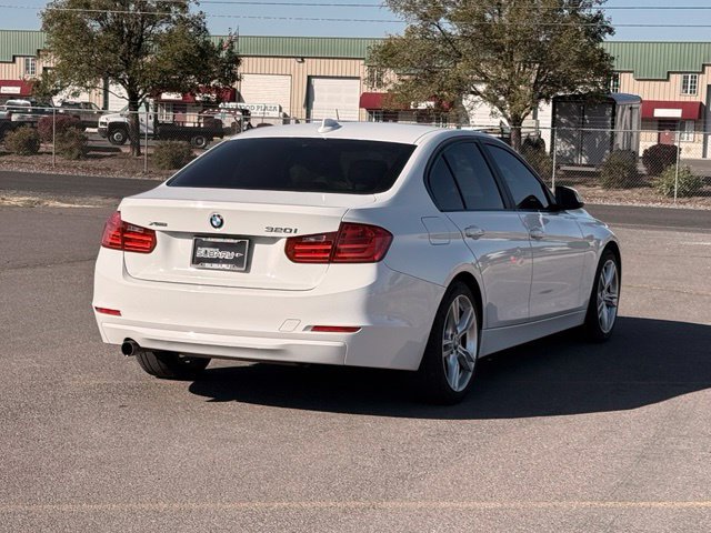 Used 2015 BMW 320i xDrive Sedan AWD/4WD image 6
