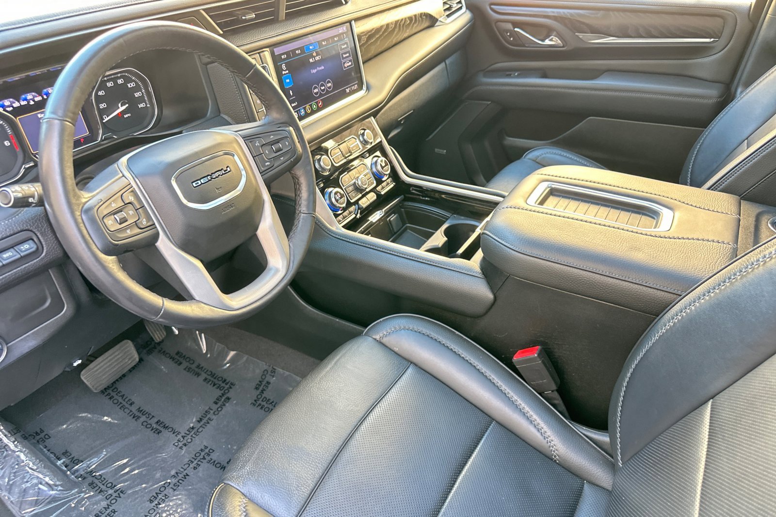 Used 2021 GMC Yukon XL Denali w/ LPO, Illumination Package image 9