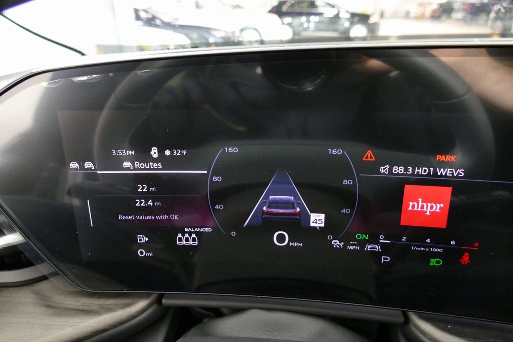 Used 2025 Audi Q5 Premium Plus w/ Premium Plus image 16