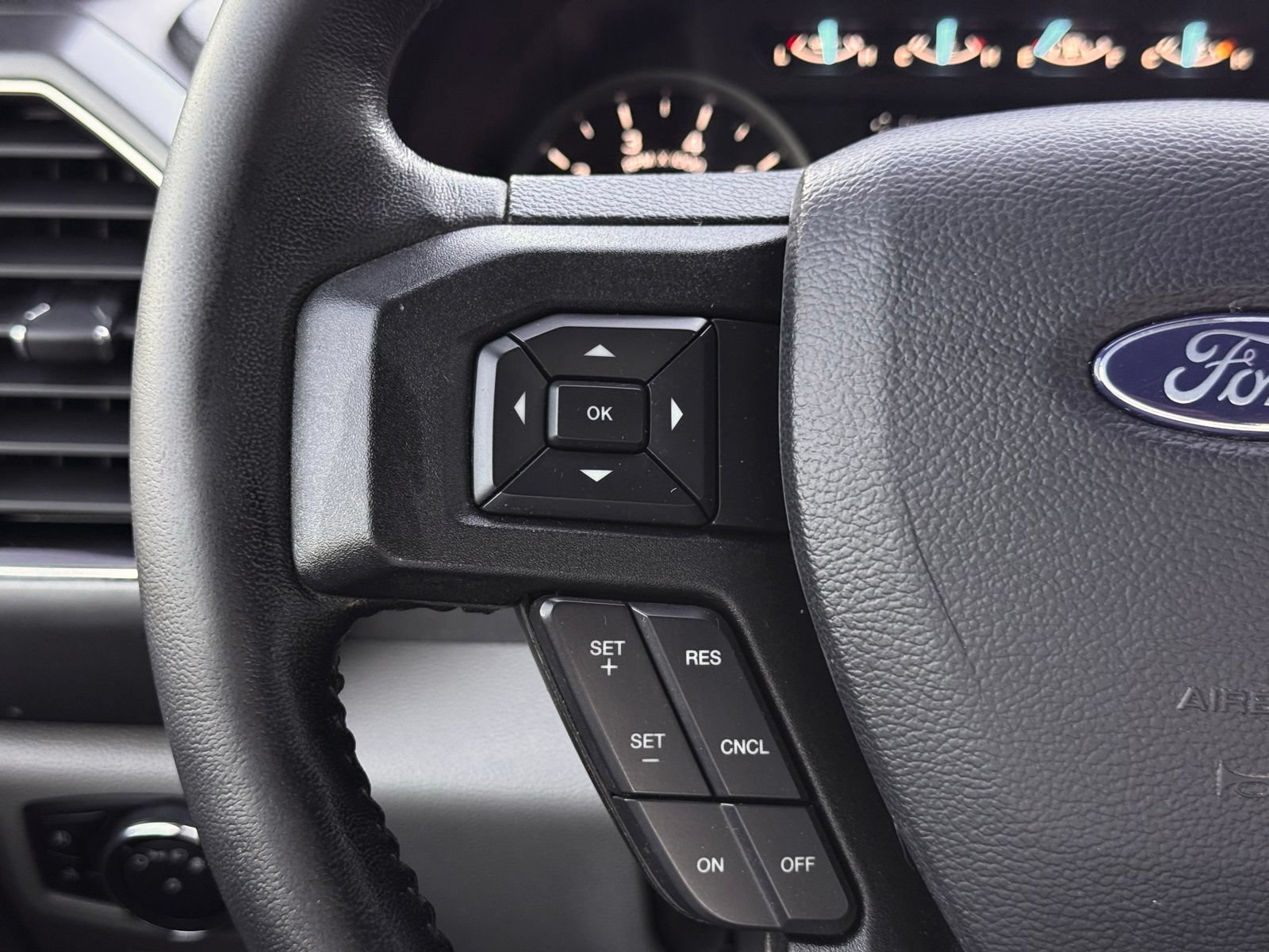 Used 2020 Ford F150 XLT w/ Equipment Group 302A Luxury AWD/4WD image 41