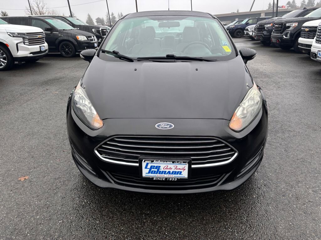 Used 2015 Ford Fiesta SE w/ Comfort Package image 2