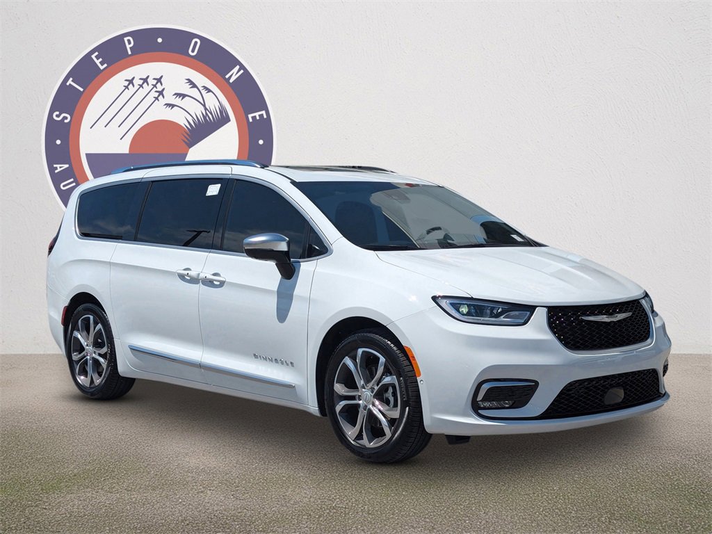 New 2026 Chrysler Pacifica Pinnacle image 2