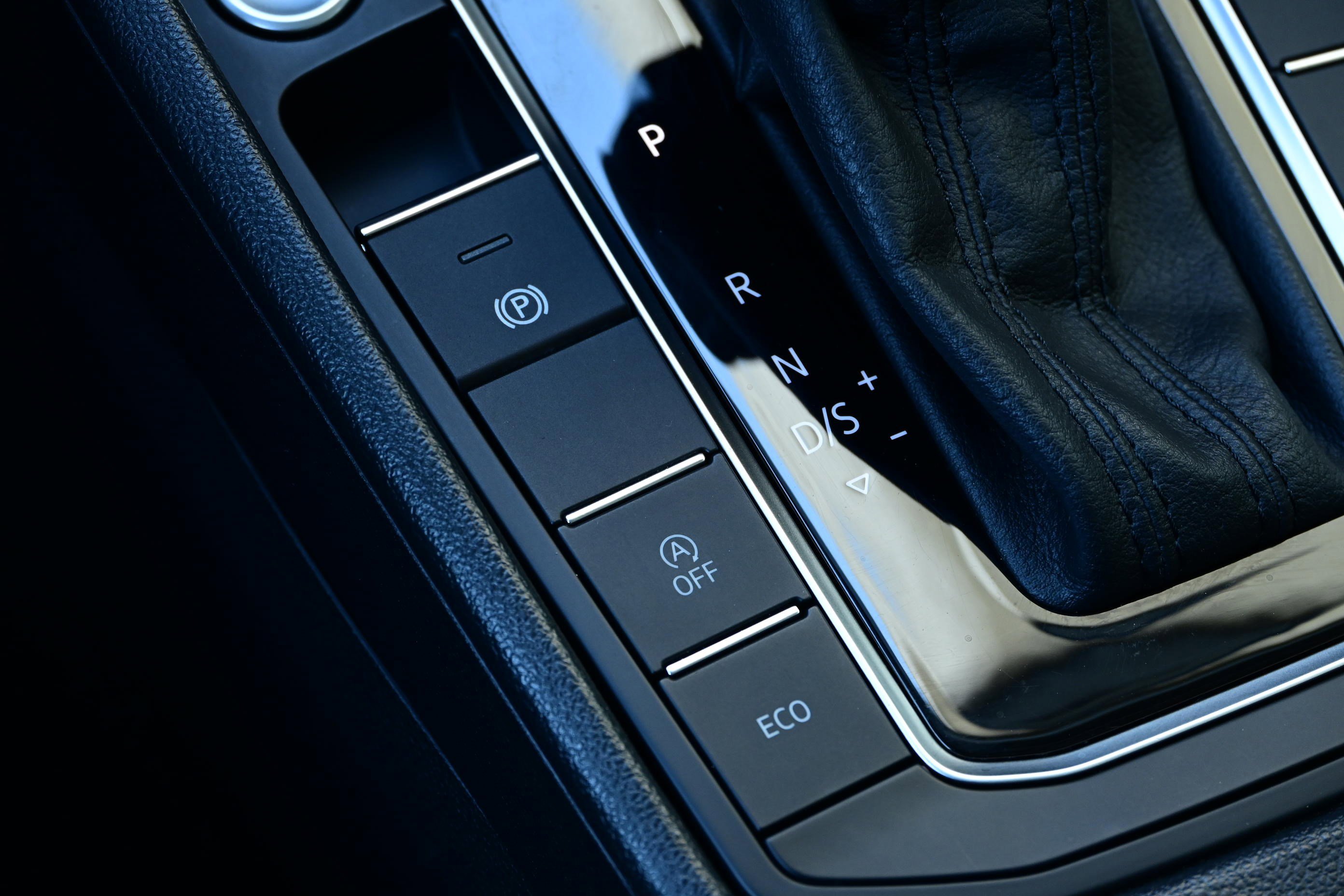 Used 2020 Volkswagen Jetta SE w/ SE Cold Weather Package image 18