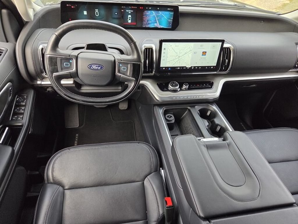 Used 2025 Ford Expedition Platinum AWD/4WD image 9