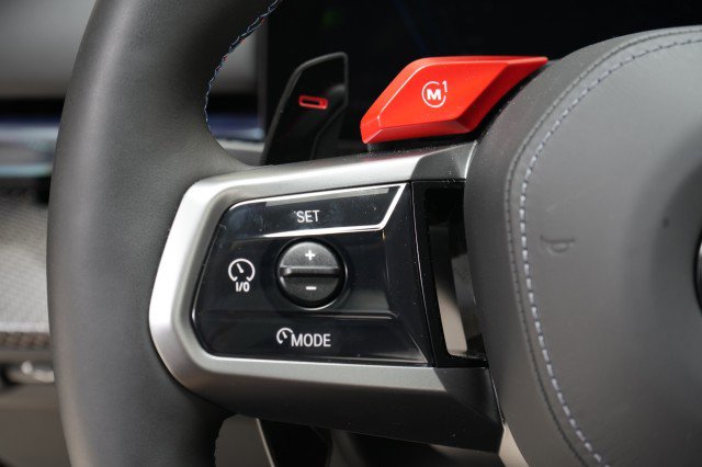 Used 2025 BMW M5 w/ Executive Package image 37