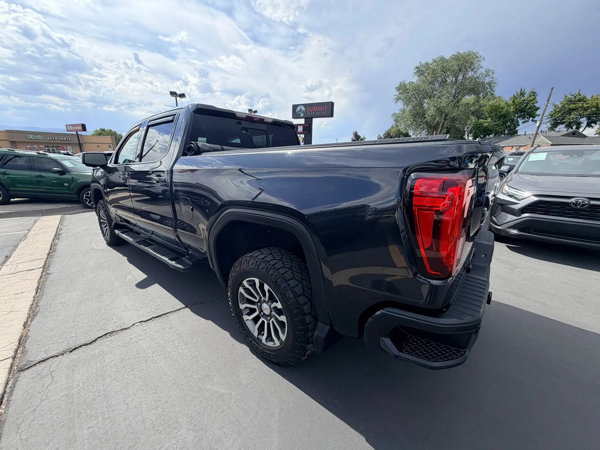 Used 2020 GMC Sierra 1500 AT4 w/ AT4 Premium Package AWD/4WD image 6