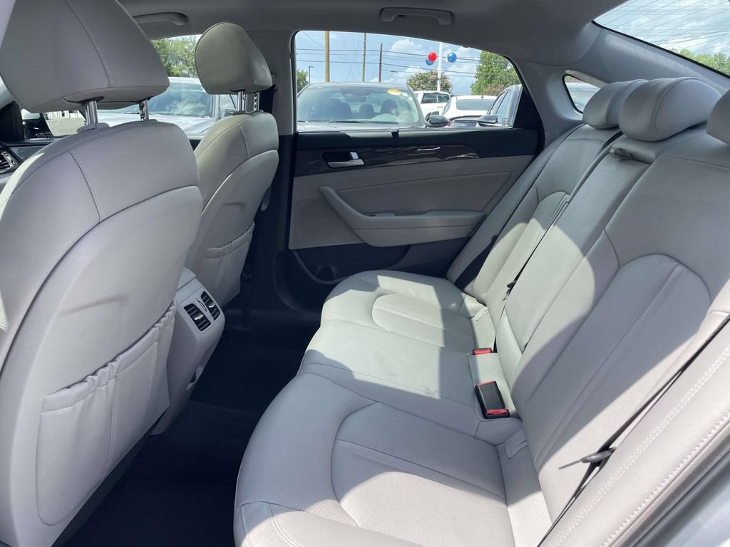 Used 2019 Hyundai Sonata Limited w/ Ultimate Package 02 FWD image 11