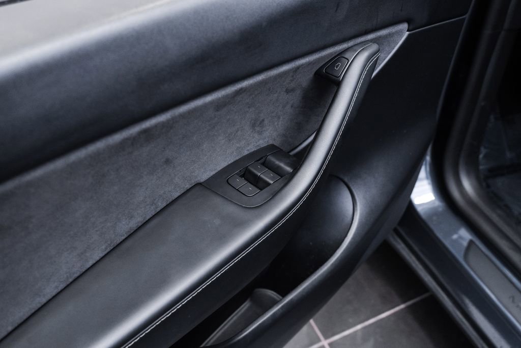 Used 2022 Tesla Model Y Performance AWD/4WD image 39