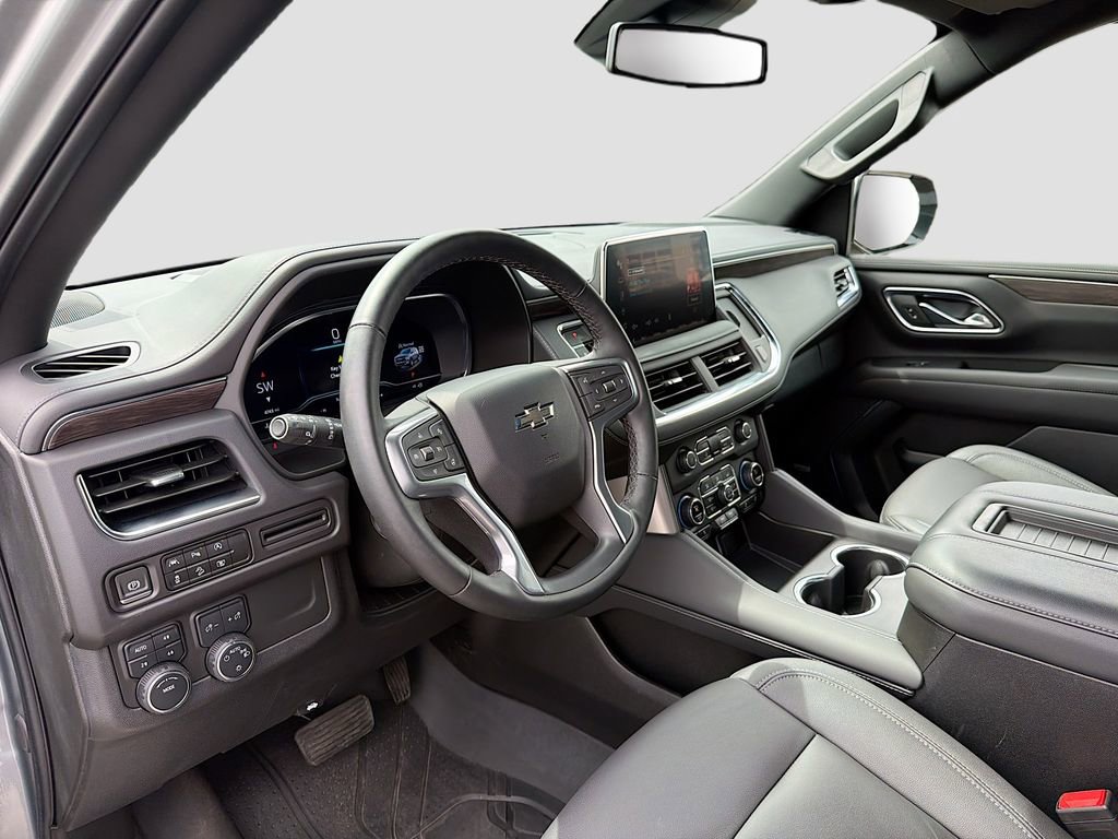 Used 2024 Chevrolet Tahoe Z71 w/ Luxury Package AWD/4WD image 9