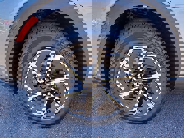 New 2026 Chevrolet Equinox EV LT image 9