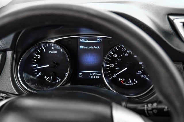 Used 2016 Nissan Rogue S AWD/4WD image 17
