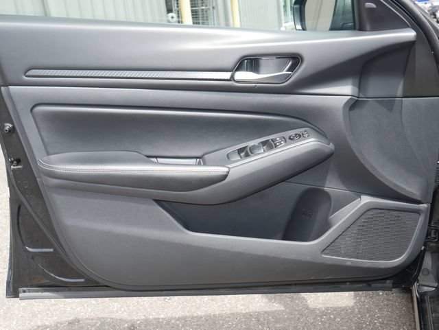 Used 2024 Nissan Altima 2.5 SV FWD image 11